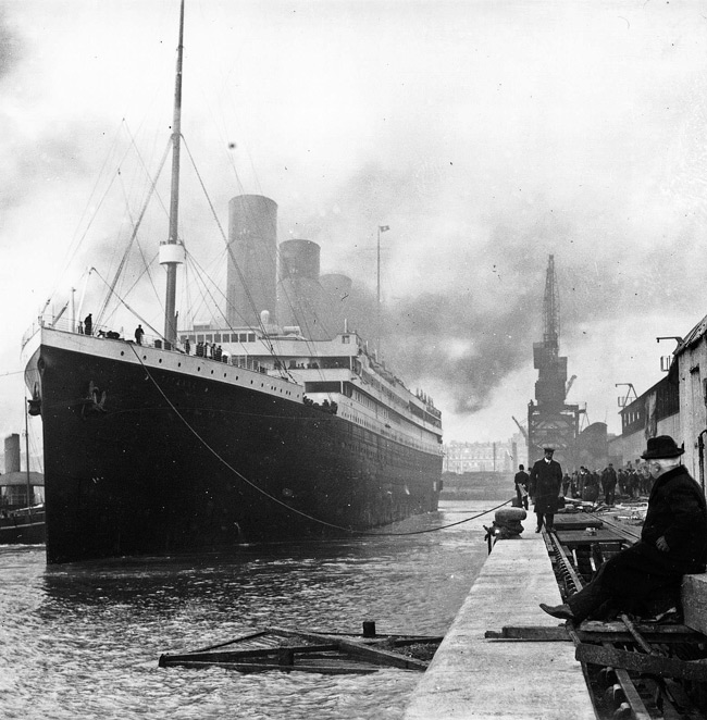 El Titanic en el puerto de Southampton poco antes de zarpar.