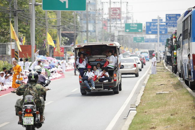 Tráfico en una calle de Tailandia