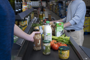 La marca propia domina la cesta de la compra: los españoles gastan más de 1.200 euros al año en productos